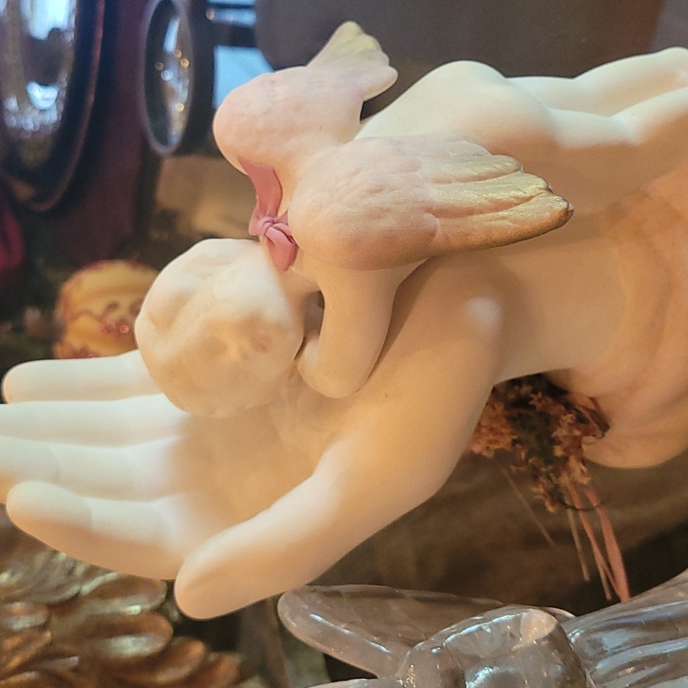 Angels - Picture 3 of 4
